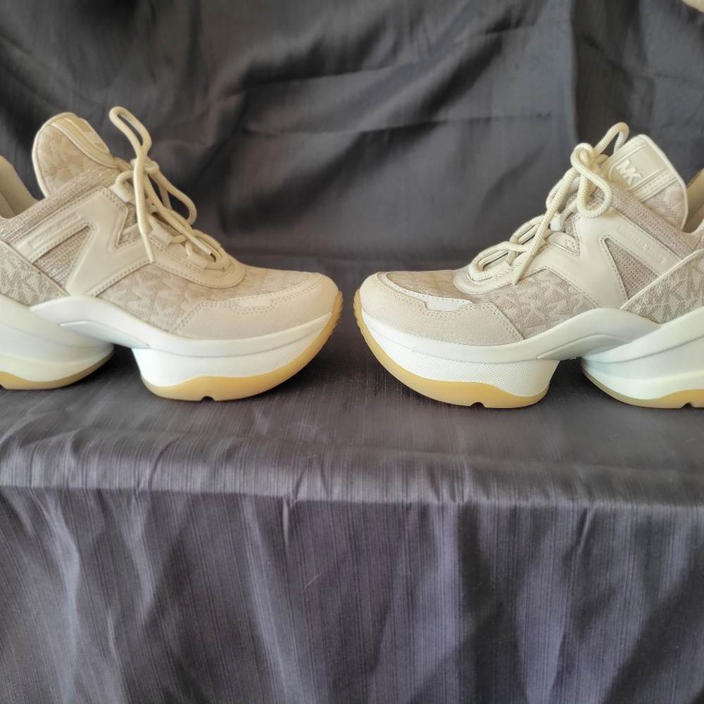 **** NEW****MK Olympia trainer